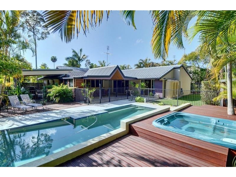 14 Rhodes Place, Aroona QLD 4551