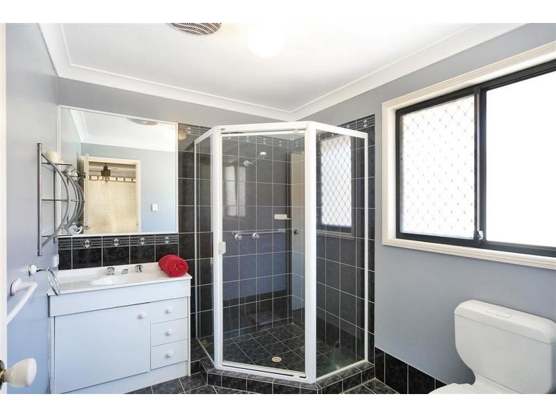 16 Rosslare Street, Caloundra West QLD 4551
