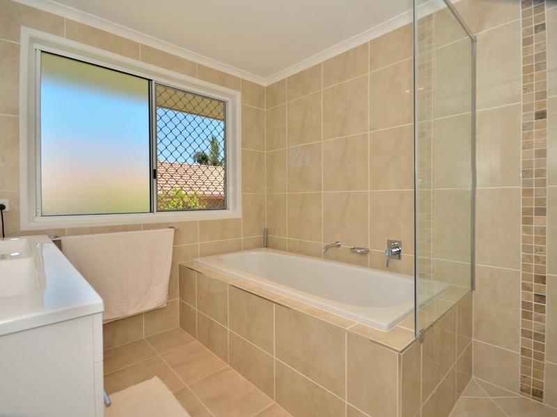 1 Ruskin Place, Aroona QLD 4551
