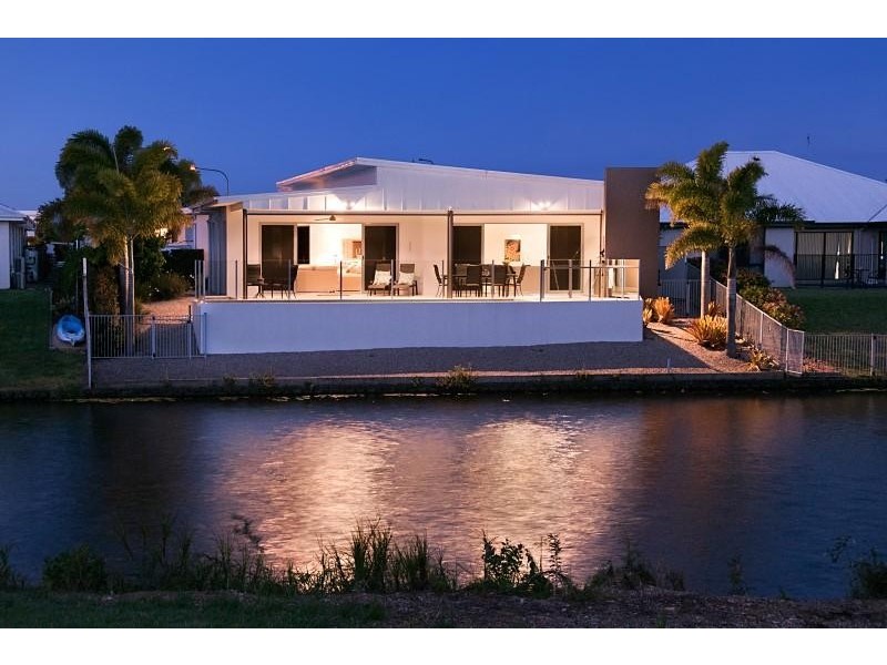 15 Rutherford Place, Pelican Waters QLD 4551