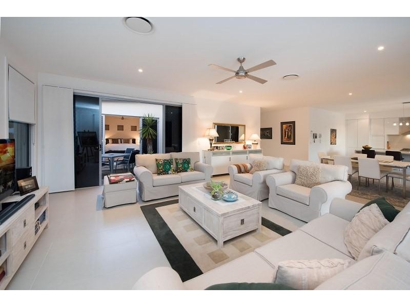 15 Rutherford Place, Pelican Waters QLD 4551