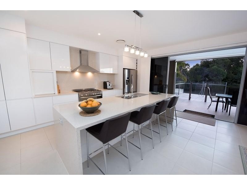 15 Rutherford Place, Pelican Waters QLD 4551