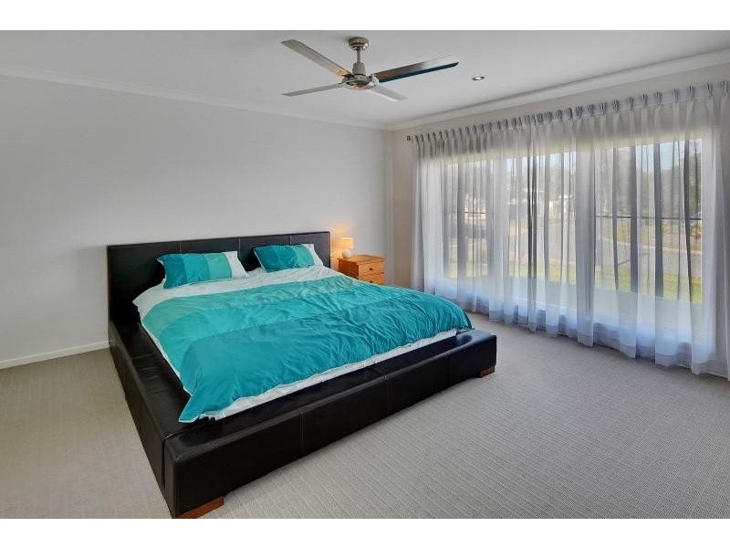 5 Rutherford Place, Pelican Waters QLD 4551