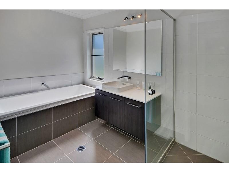 5 Rutherford Place, Pelican Waters QLD 4551