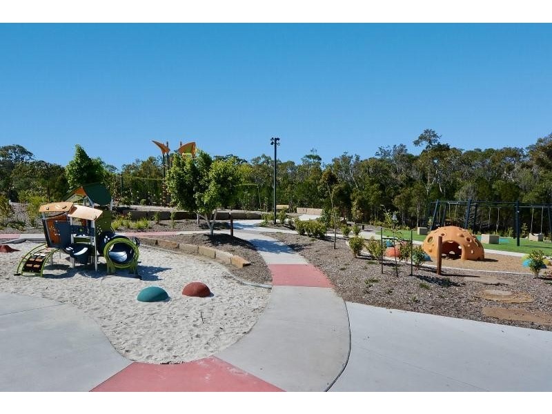 5 Rutherford Place, Pelican Waters QLD 4551