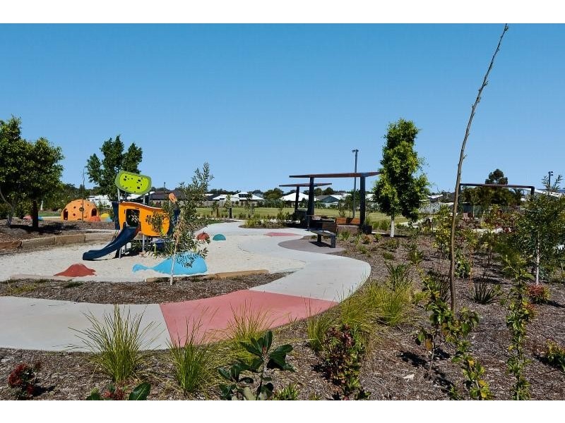 5 Rutherford Place, Pelican Waters QLD 4551