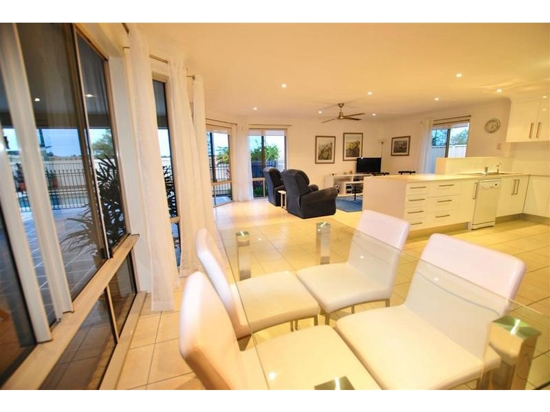 4 Rutherford Place, Pelican Waters QLD 4551