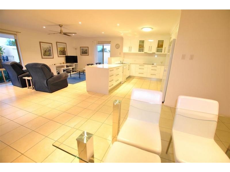4 Rutherford Place, Pelican Waters QLD 4551