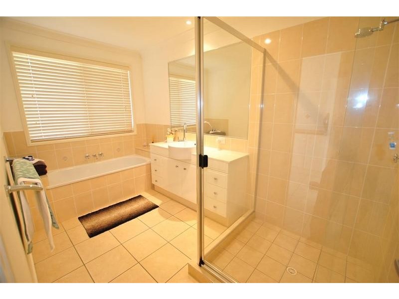 4 Rutherford Place, Pelican Waters QLD 4551