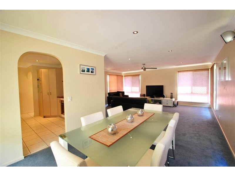 8 Rutherglen Court, Aroona QLD 4551