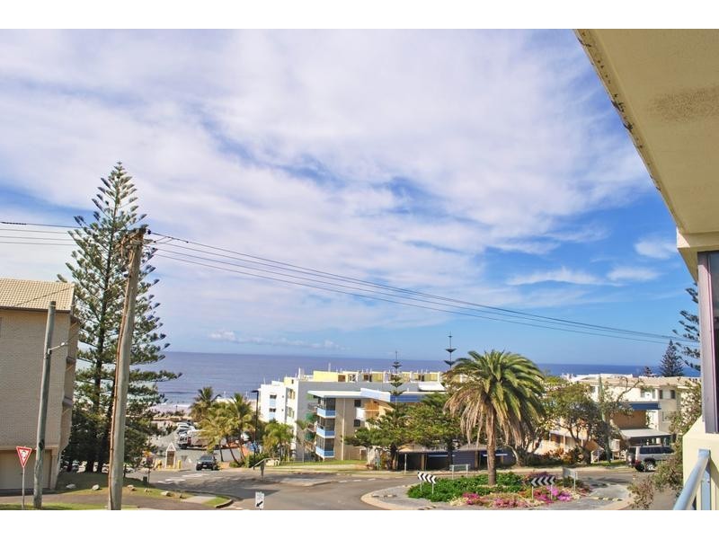 4/ 28 Mahia Terrace, Kings Beach QLD 4551