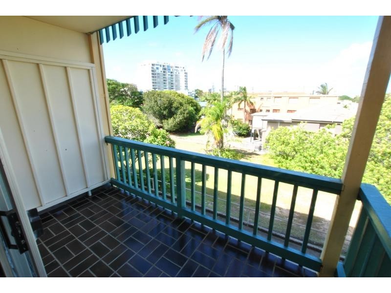 1/ 19 Saltair Street, Kings Beach QLD 4551