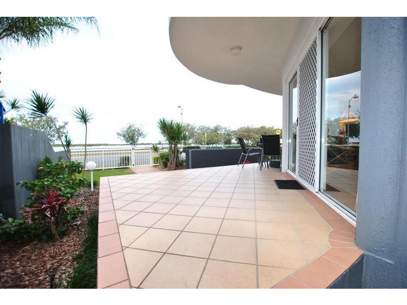 4/ 8 Esplanade, Golden Beach QLD 4551