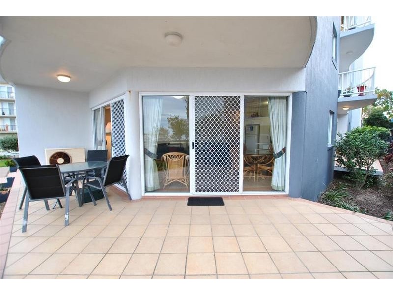 4/ 8 Esplanade, Golden Beach QLD 4551