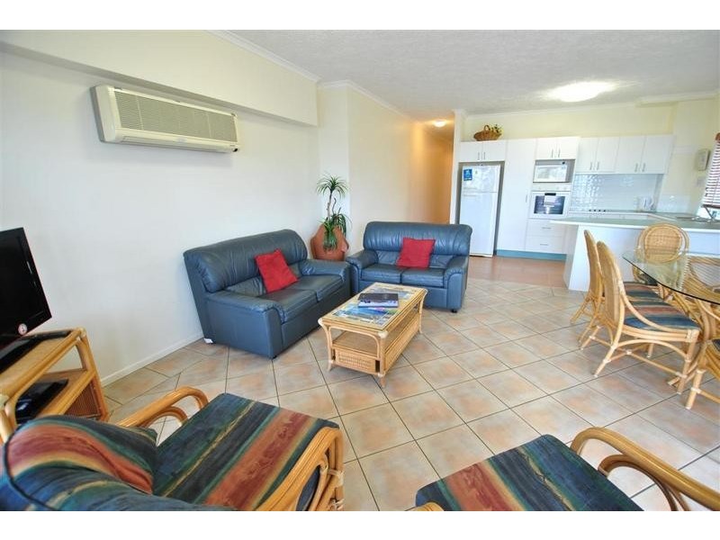 4/ 8 Esplanade, Golden Beach QLD 4551