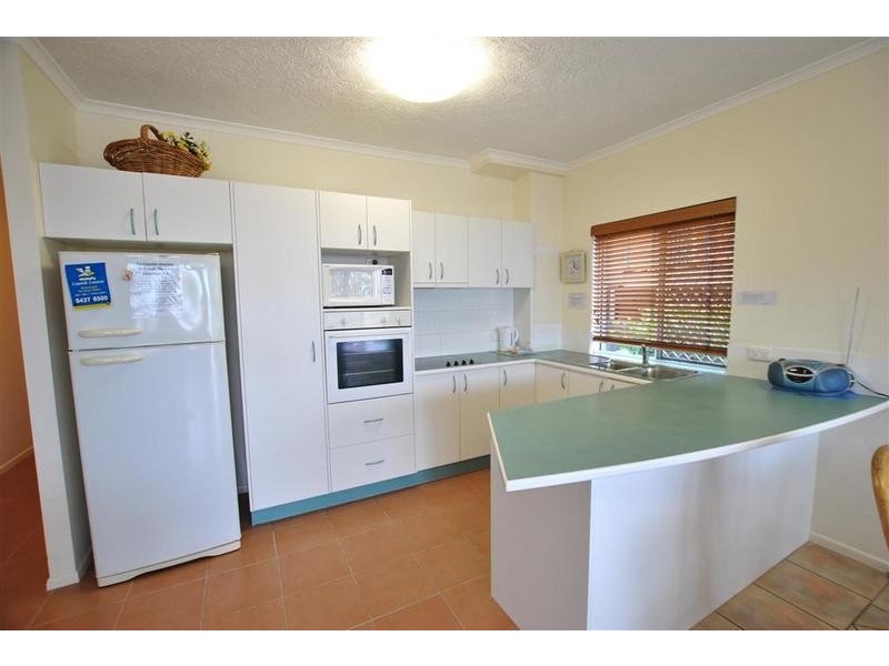 4/ 8 Esplanade, Golden Beach QLD 4551