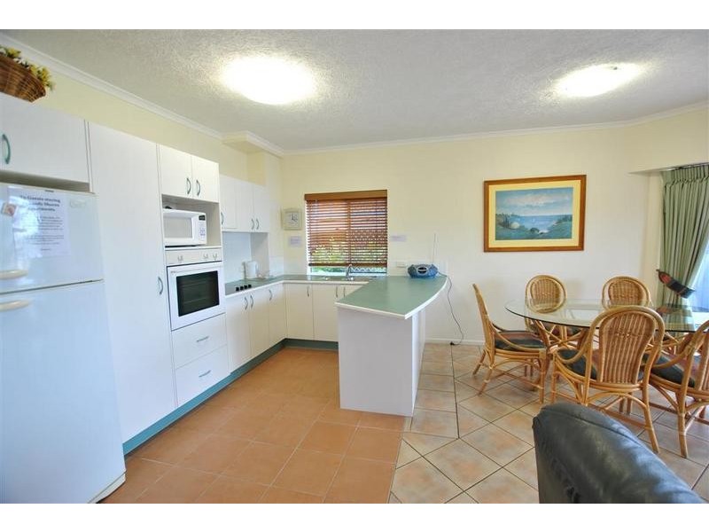 4/ 8 Esplanade, Golden Beach QLD 4551