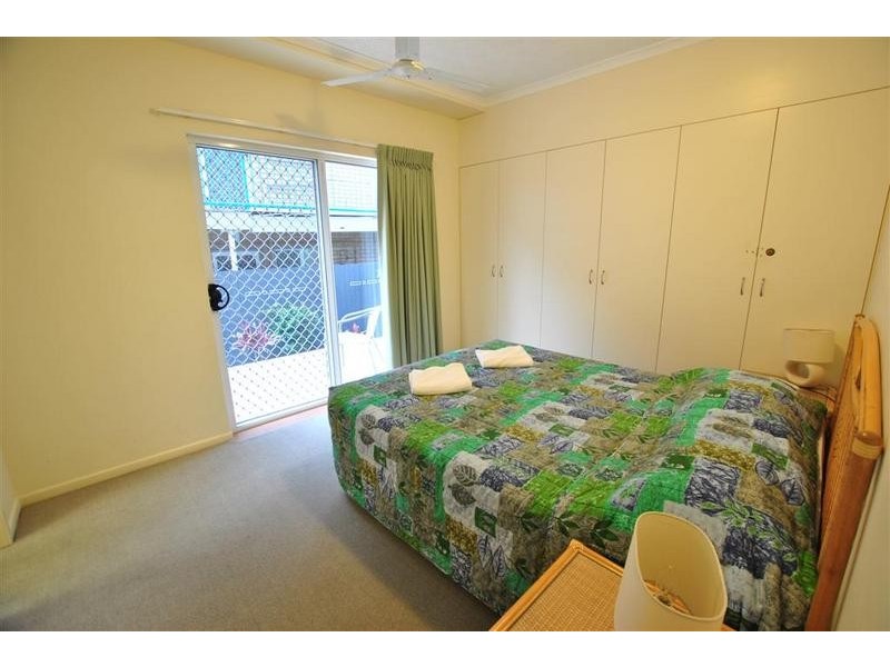 4/ 8 Esplanade, Golden Beach QLD 4551