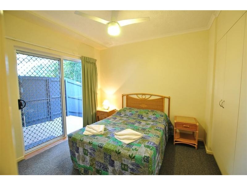 4/ 8 Esplanade, Golden Beach QLD 4551