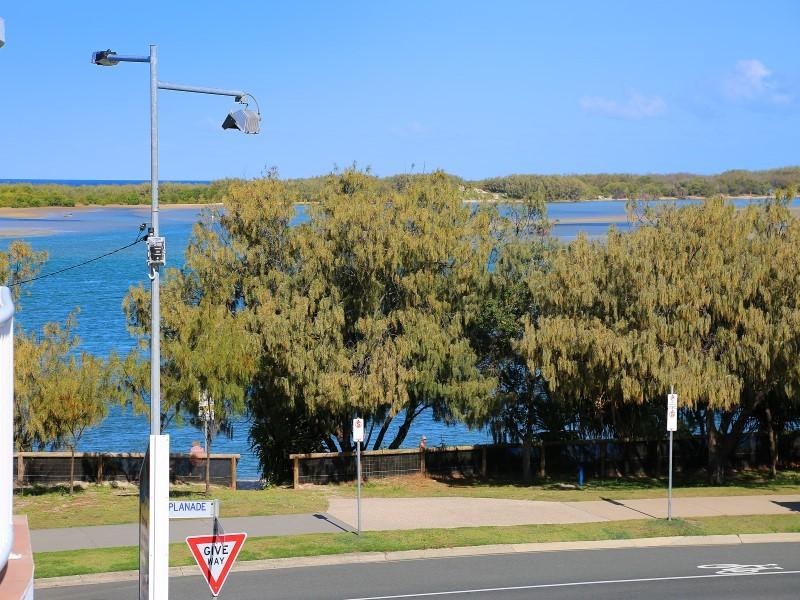 9/ 8 Esplanade, Golden Beach QLD 4551