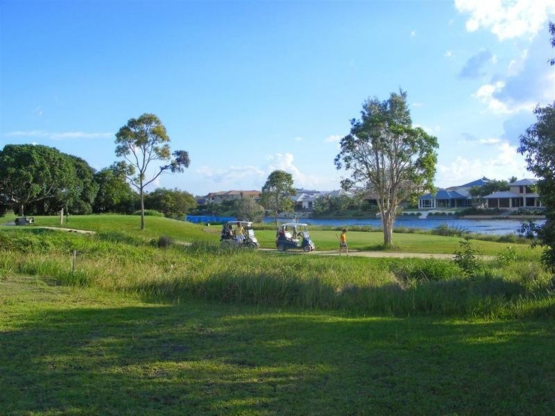 18 Scartree Street, Pelican Waters QLD 4551