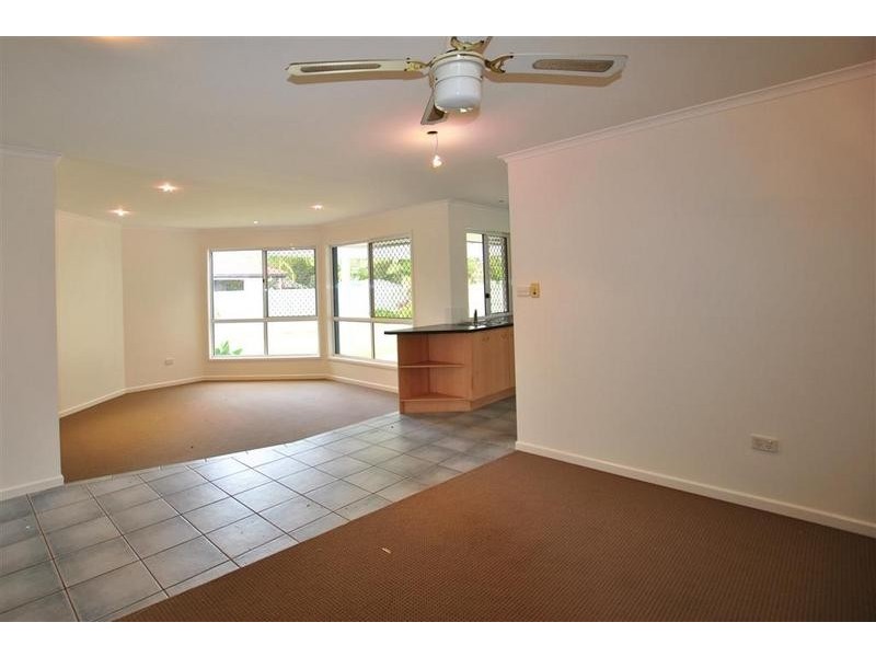 8 Scowcroft Place, Currimundi QLD 4551