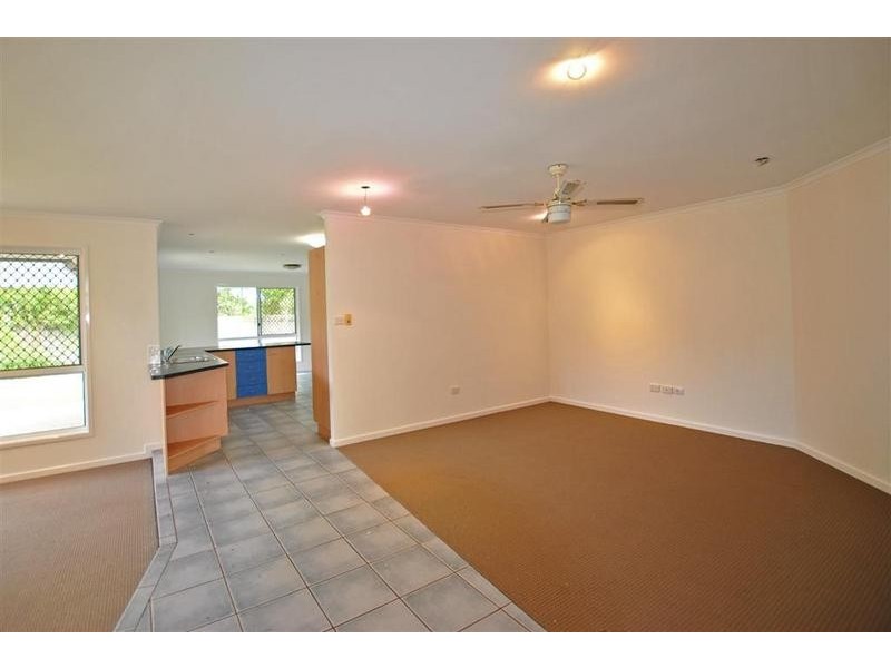 8 Scowcroft Place, Currimundi QLD 4551