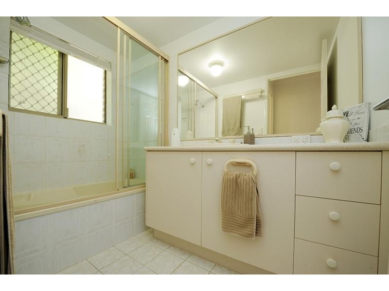 1/ 10 Mahia Terrace, Kings Beach QLD 4551