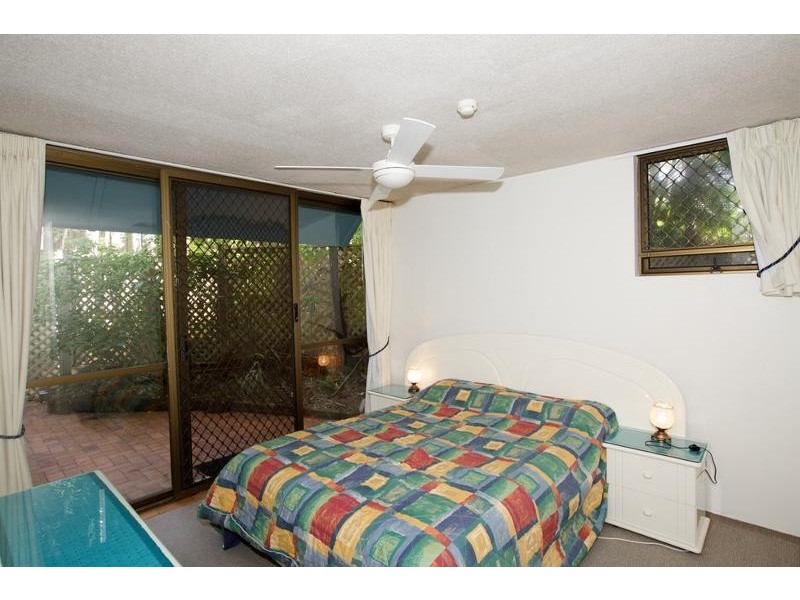 2/ 32 Victoria Terrace, Kings Beach QLD 4551