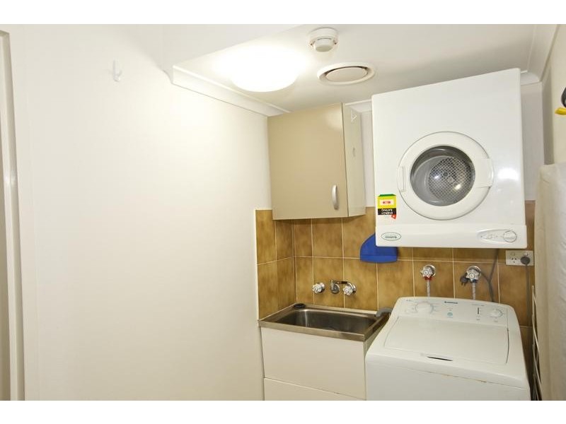 2/ 32 Victoria Terrace, Kings Beach QLD 4551