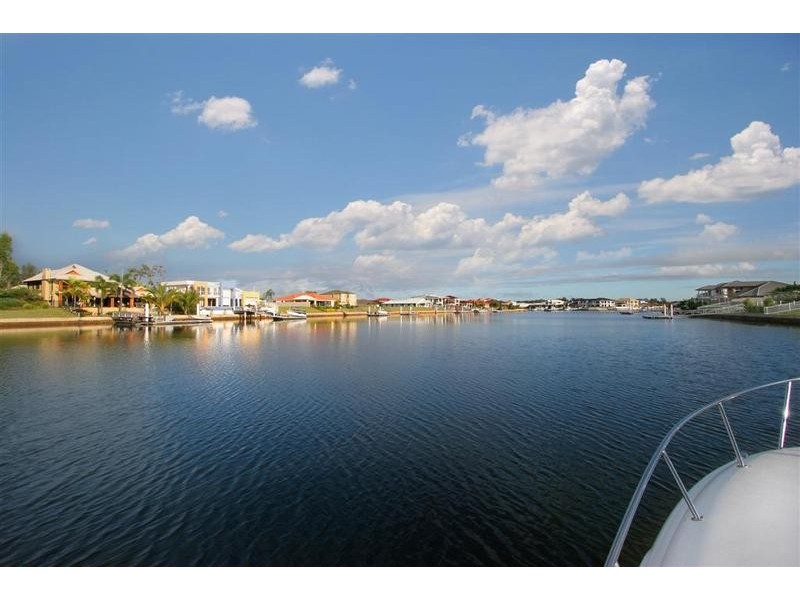 23 Sea Glint Place, Pelican Waters QLD 4551