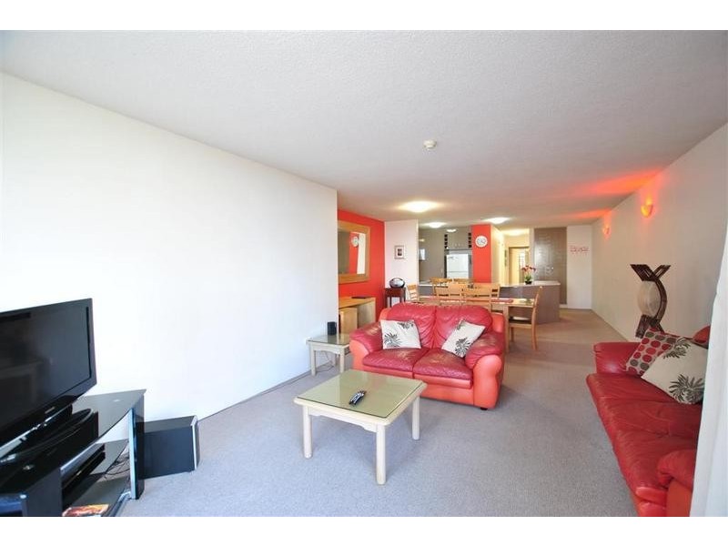 2/ 32 Victoria Terrace, Kings Beach QLD 4551