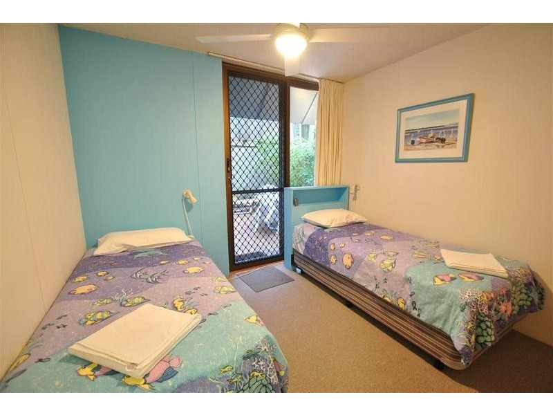 2/ 32 Victoria Terrace, Kings Beach QLD 4551