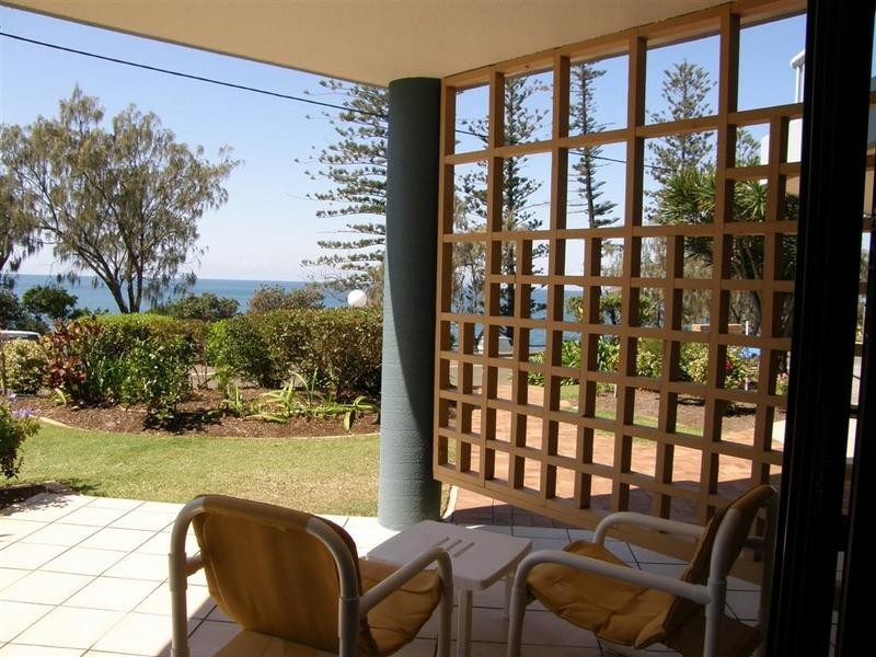 2/ 32 Victoria Terrace, Kings Beach QLD 4551