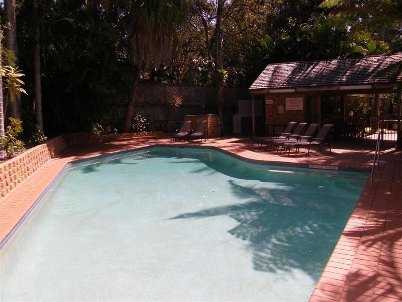 2/ 32 Victoria Terrace, Kings Beach QLD 4551