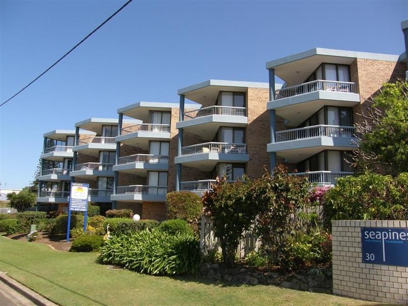 2/ 32 Victoria Terrace, Kings Beach QLD 4551