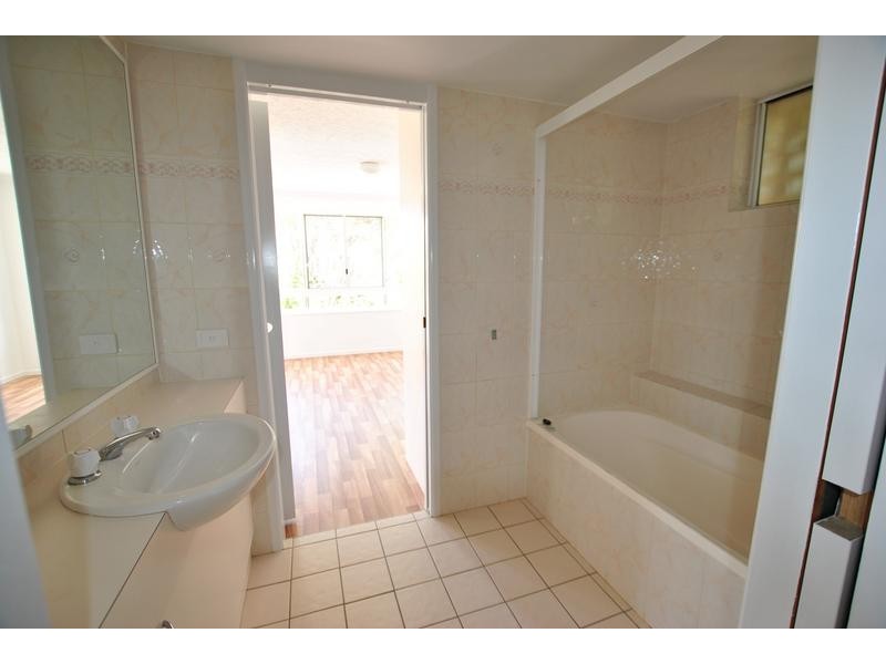 1/ 13 Arthur Street, Kings Beach QLD 4551