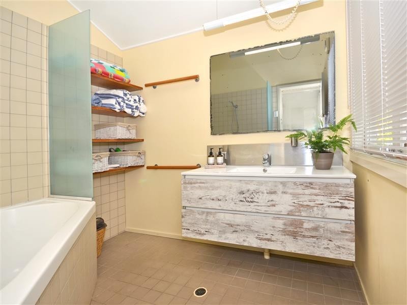18 Seaview Terrace, Moffat Beach QLD 4551