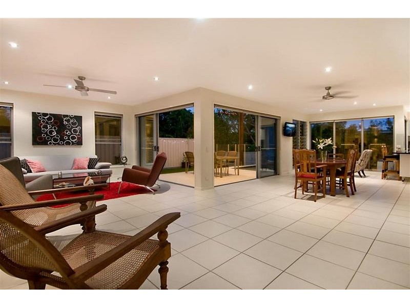 21 Seaview Terrace, Moffat Beach QLD 4551