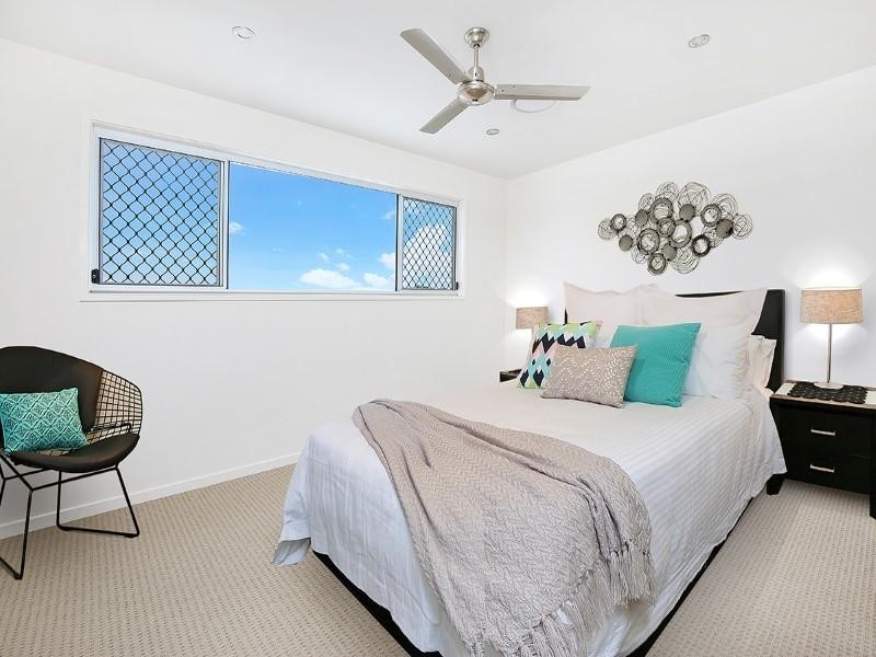 4 Severn Place, Pelican Waters QLD 4551