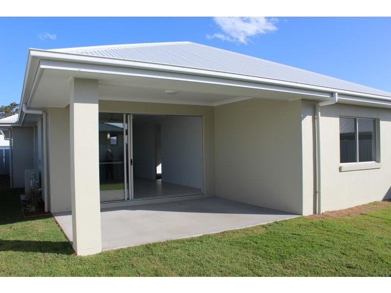 8 Severn Place, Pelican Waters QLD 4551