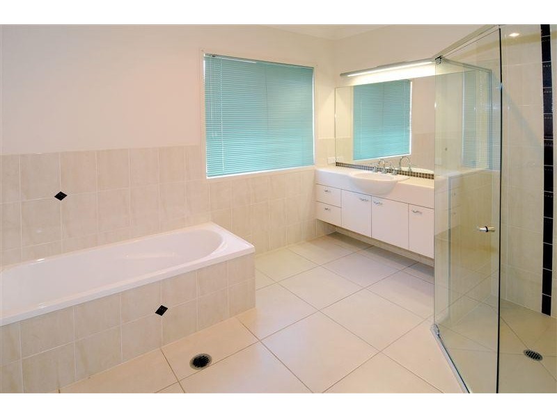 25 Sovereign Circuit, Pelican Waters QLD 4551