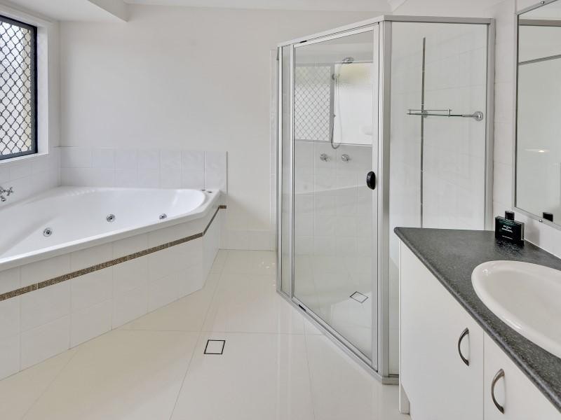3 Sovereign Circuit, Pelican Waters QLD 4551