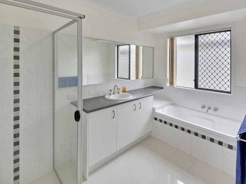 3 Sovereign Circuit, Pelican Waters QLD 4551