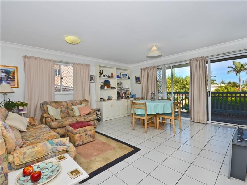 4 Stanley Street, Dicky Beach QLD 4551