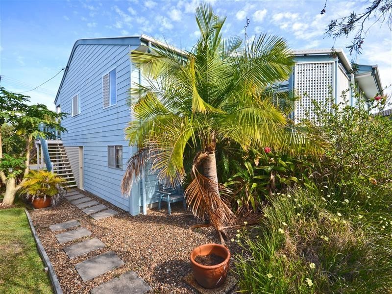 4 Stanley Street, Dicky Beach QLD 4551