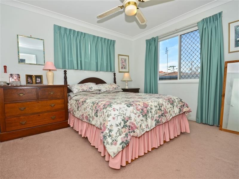 4 Stanley Street, Dicky Beach QLD 4551