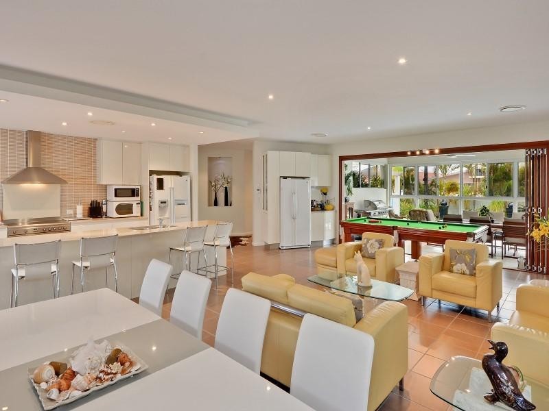 7 Stephen Burton Way, Pelican Waters QLD 4551