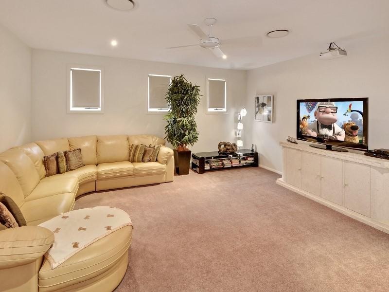 7 Stephen Burton Way, Pelican Waters QLD 4551