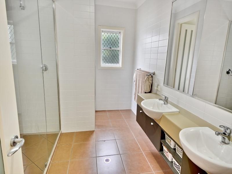7 Stephen Burton Way, Pelican Waters QLD 4551